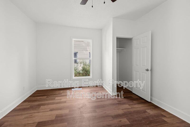 2619 Avenue F - Photo 7 of 18