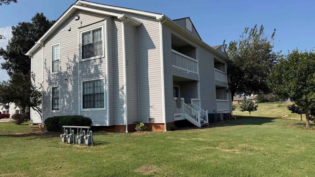 Victoria Park - Photo 3 of 32