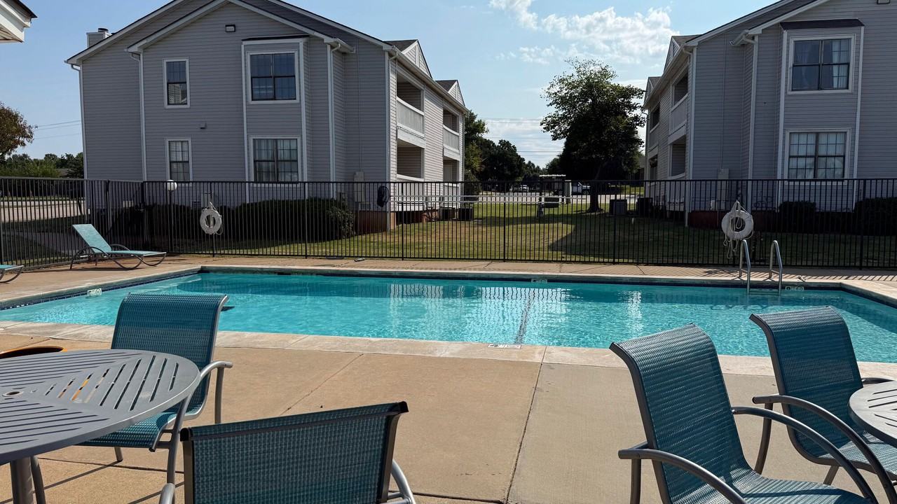 Victoria Park - Photo 6 of 32