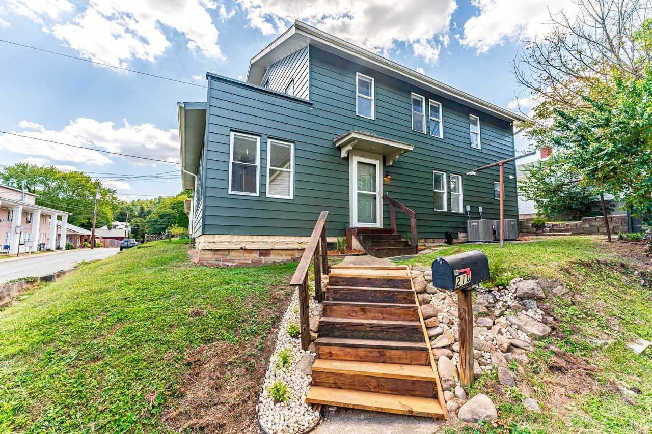 210 Dewey Street - Photo 2 of 20