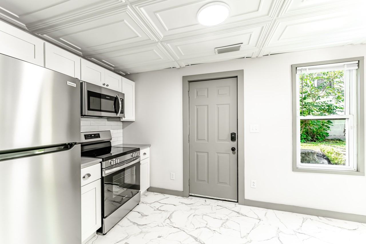 210 Dewey Street - Photo 4 of 20