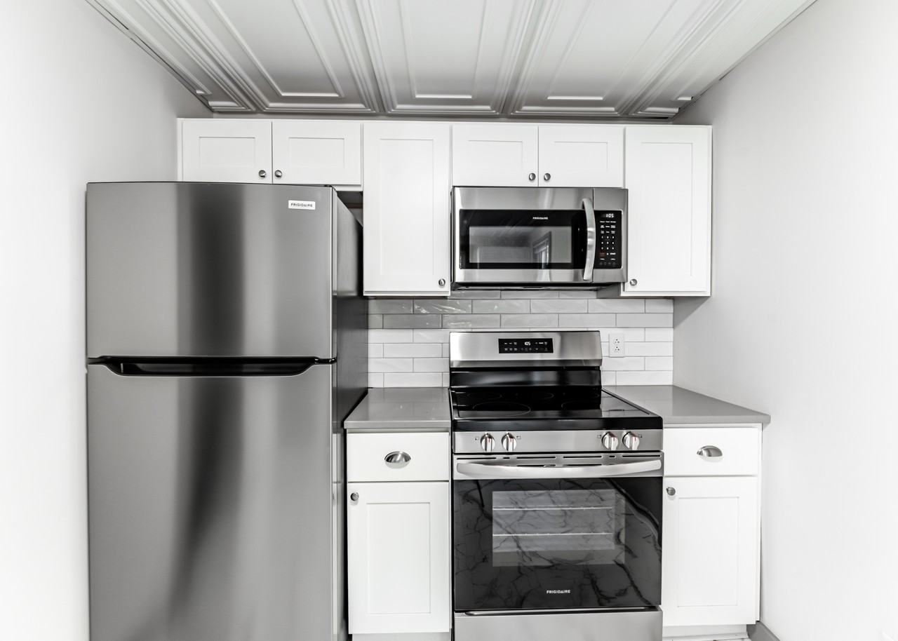 210 Dewey Street - Photo 6 of 20