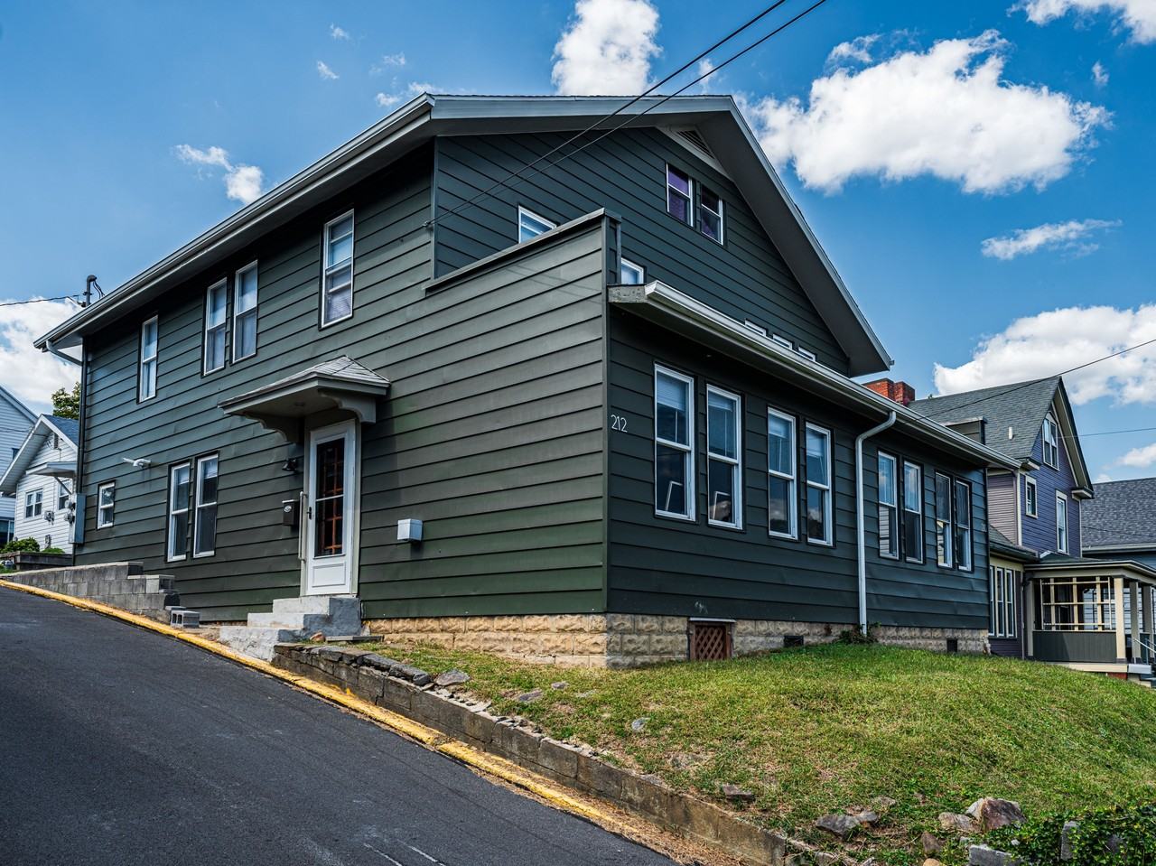 212 Dewey Street - Photo 2 of 18