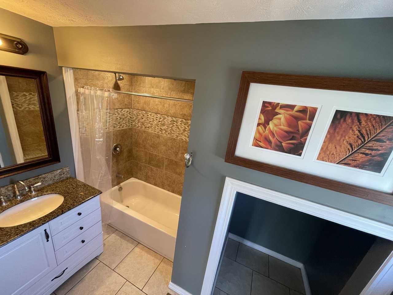 3317 Graceland - Photo 2 of 16