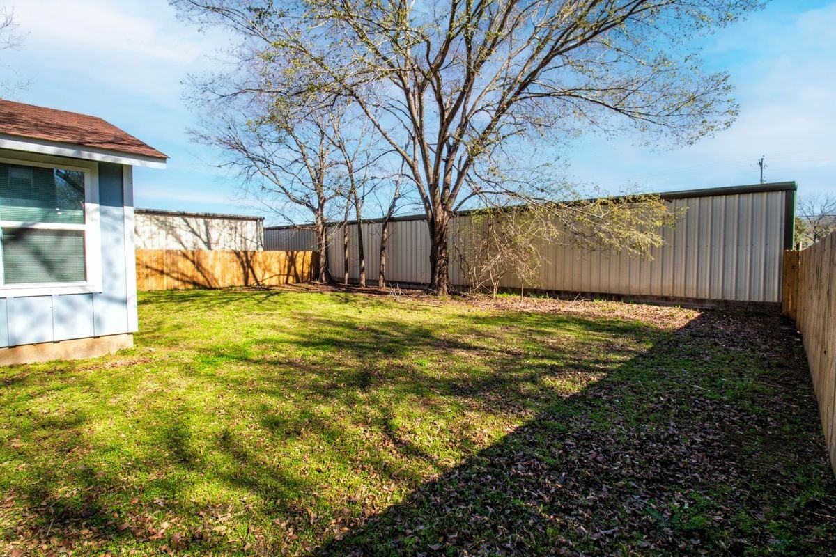 311 Diers Ln - Photo 2 of 7