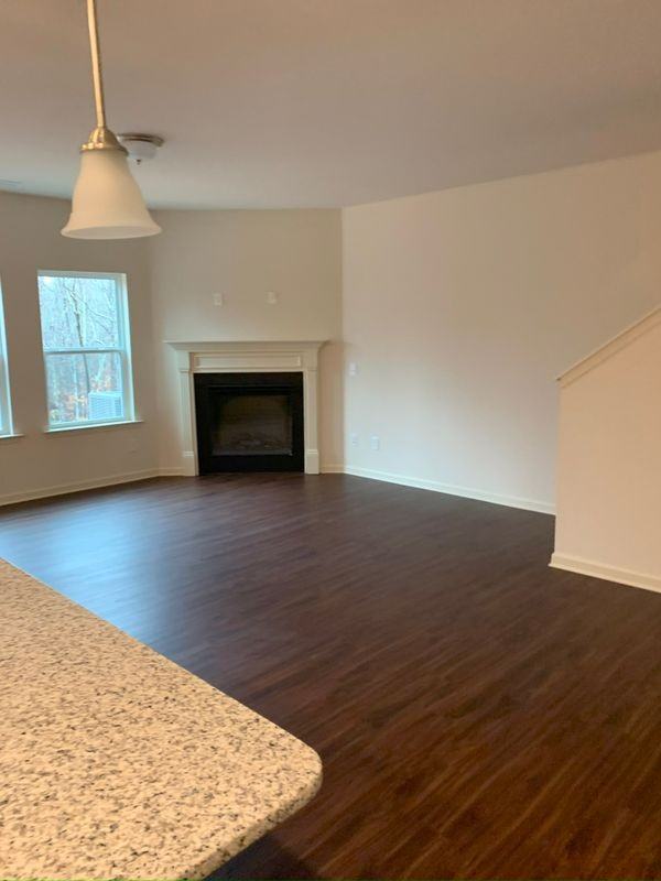 140 Inman Dr - Photo 3 of 15