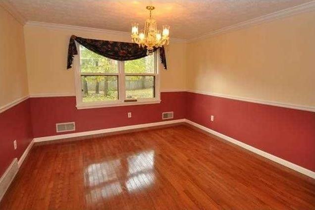 19 Weyburn Way - Photo 3 of 17