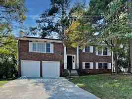featured image of 215 Simpson Dr Ne