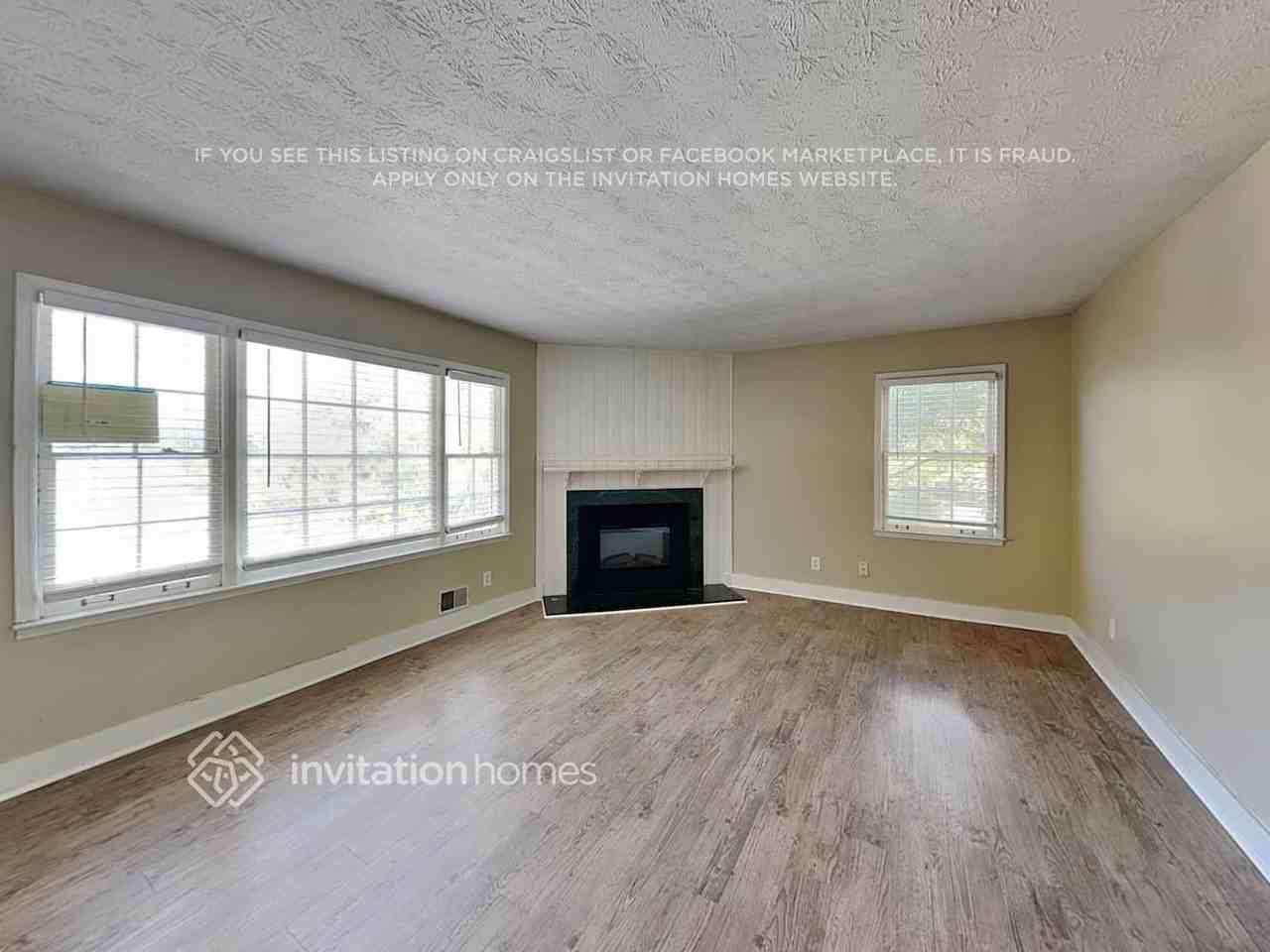 215 Simpson Dr Ne - Photo 4 of 18