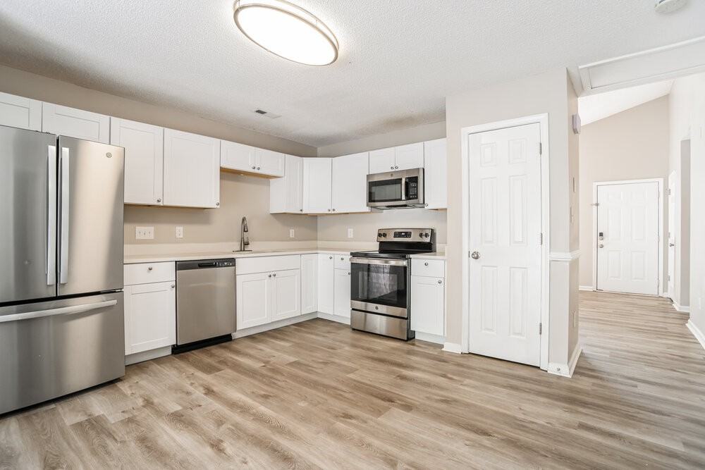 910 Milkfarm Ct - Photo 6 of 16