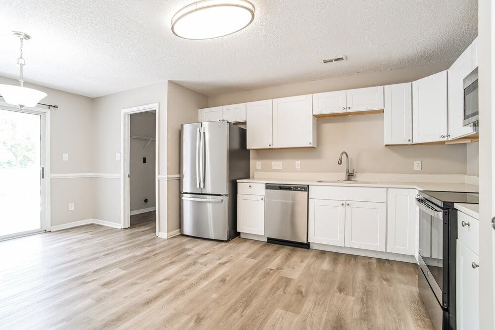 910 Milkfarm Ct - Photo 7 of 16