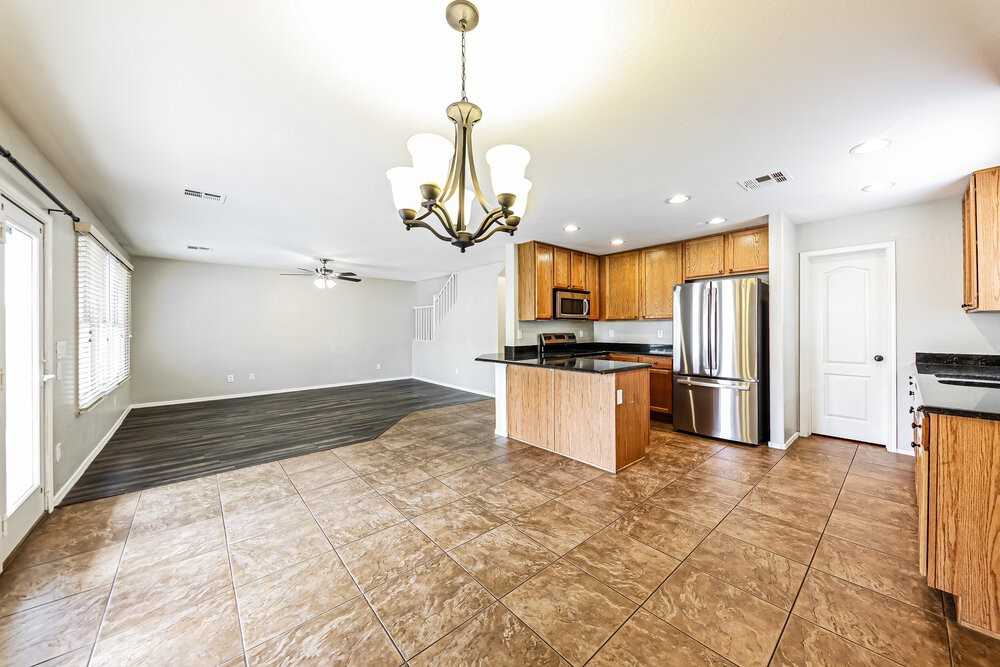 18234 W Lundberg St - Photo 6 of 17