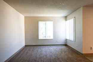 3128 South Mount Vernon Street - Photo 1 of 1