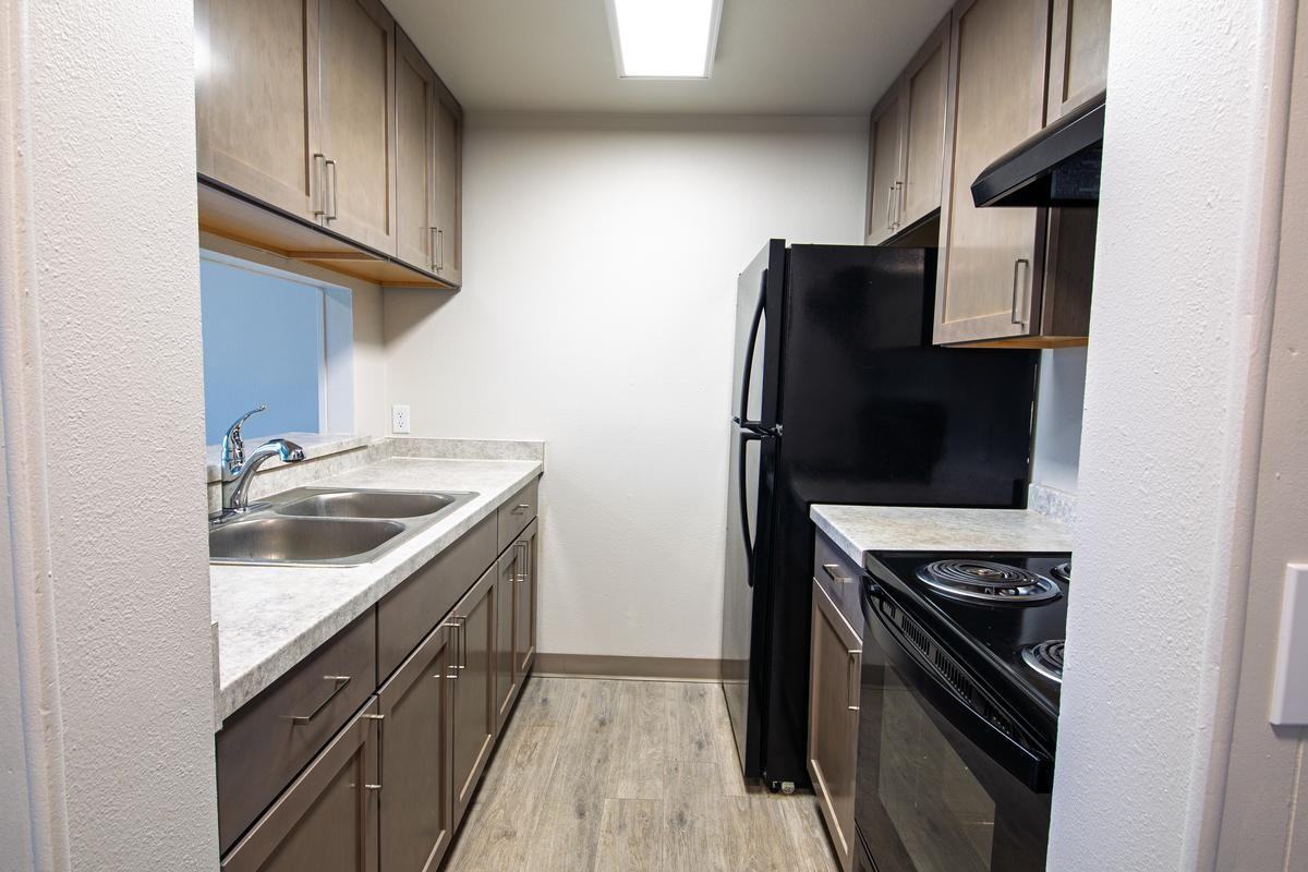 3128 S Mount Vernon St - Photo 7 of 12