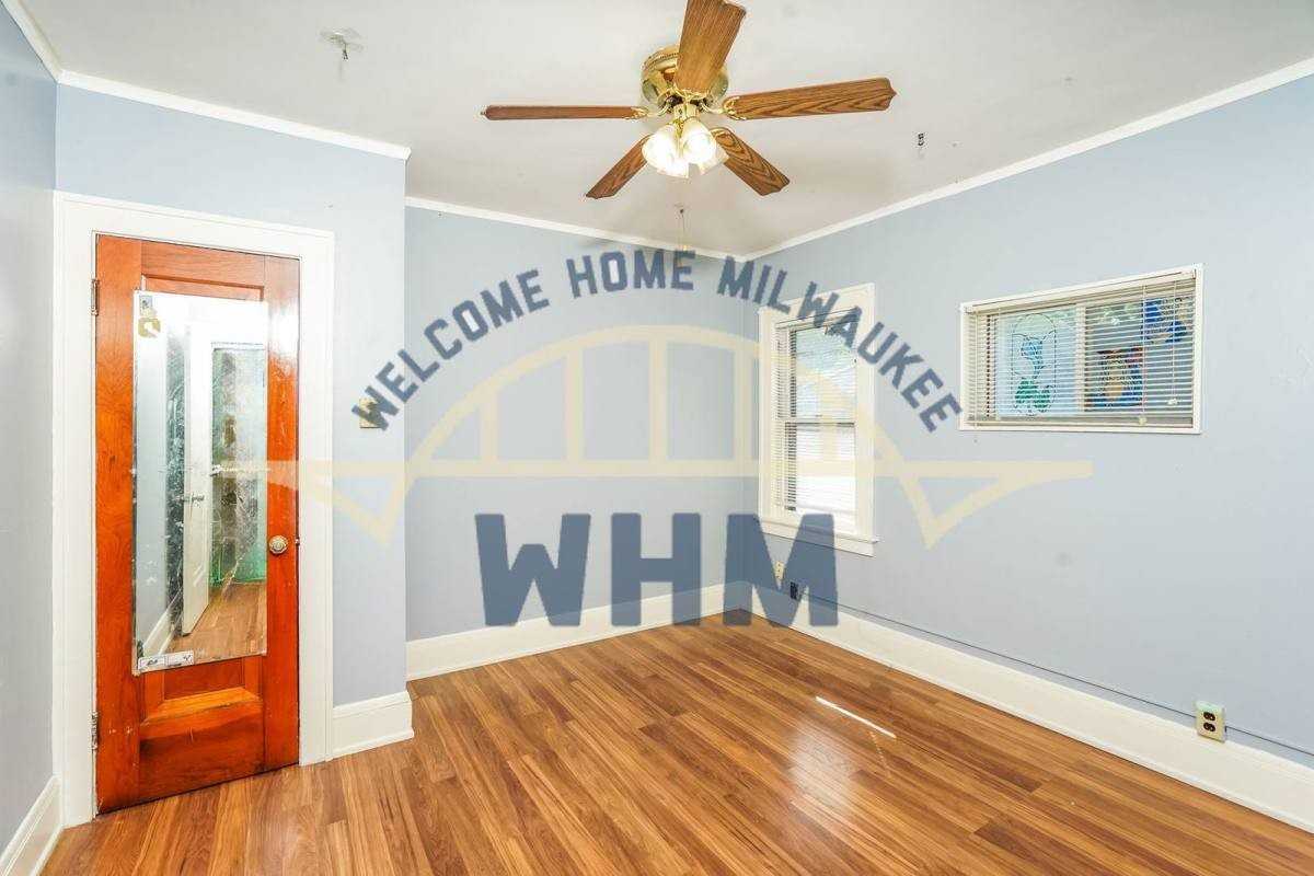 2579 N 52nd St - Photo 3 of 10