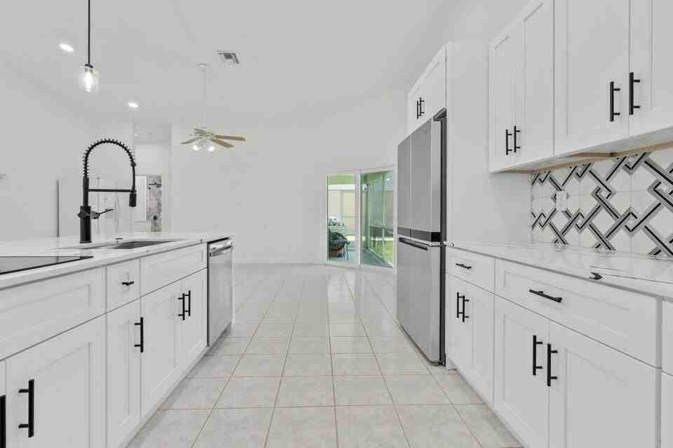 48 Bentwater Circle - Photo 2 of 24