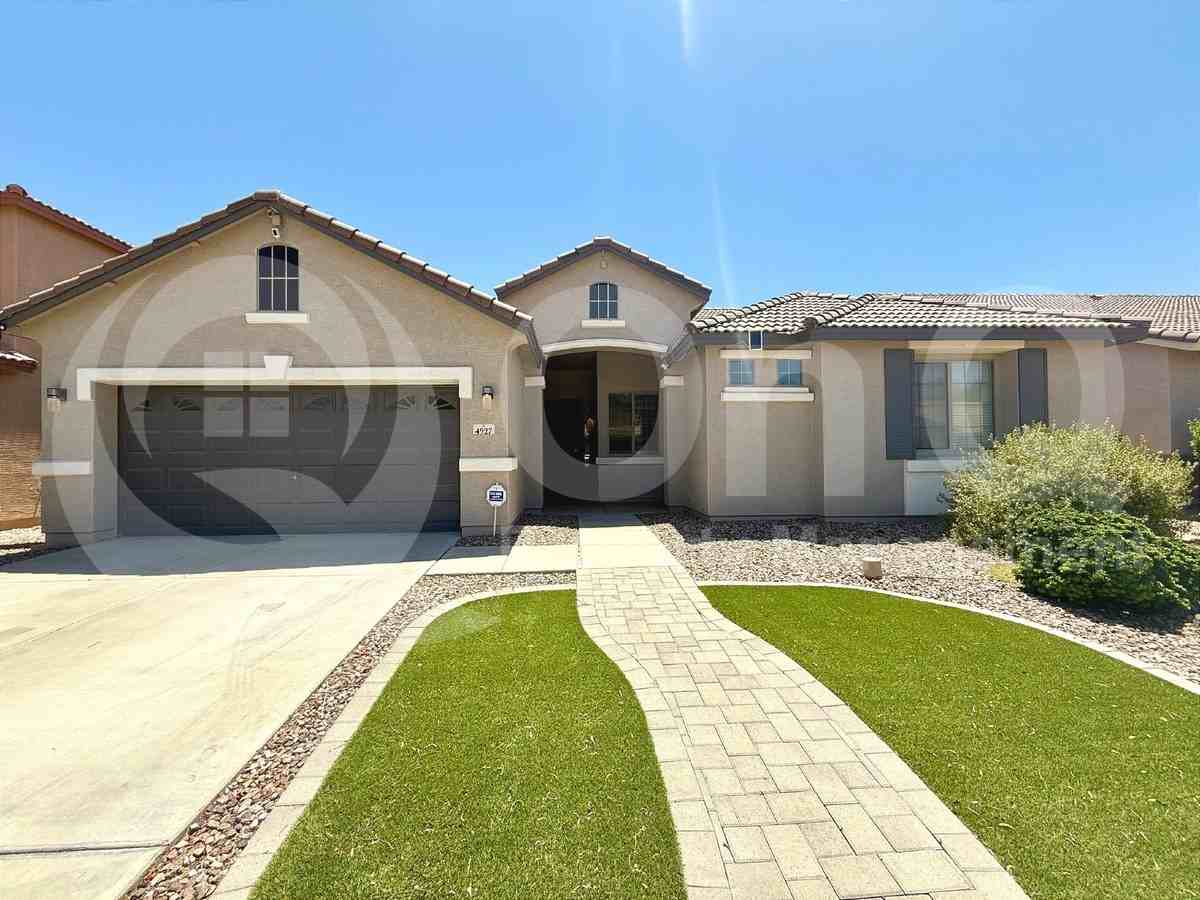 4927 W Magdalena Ln - Photo 2 of 37