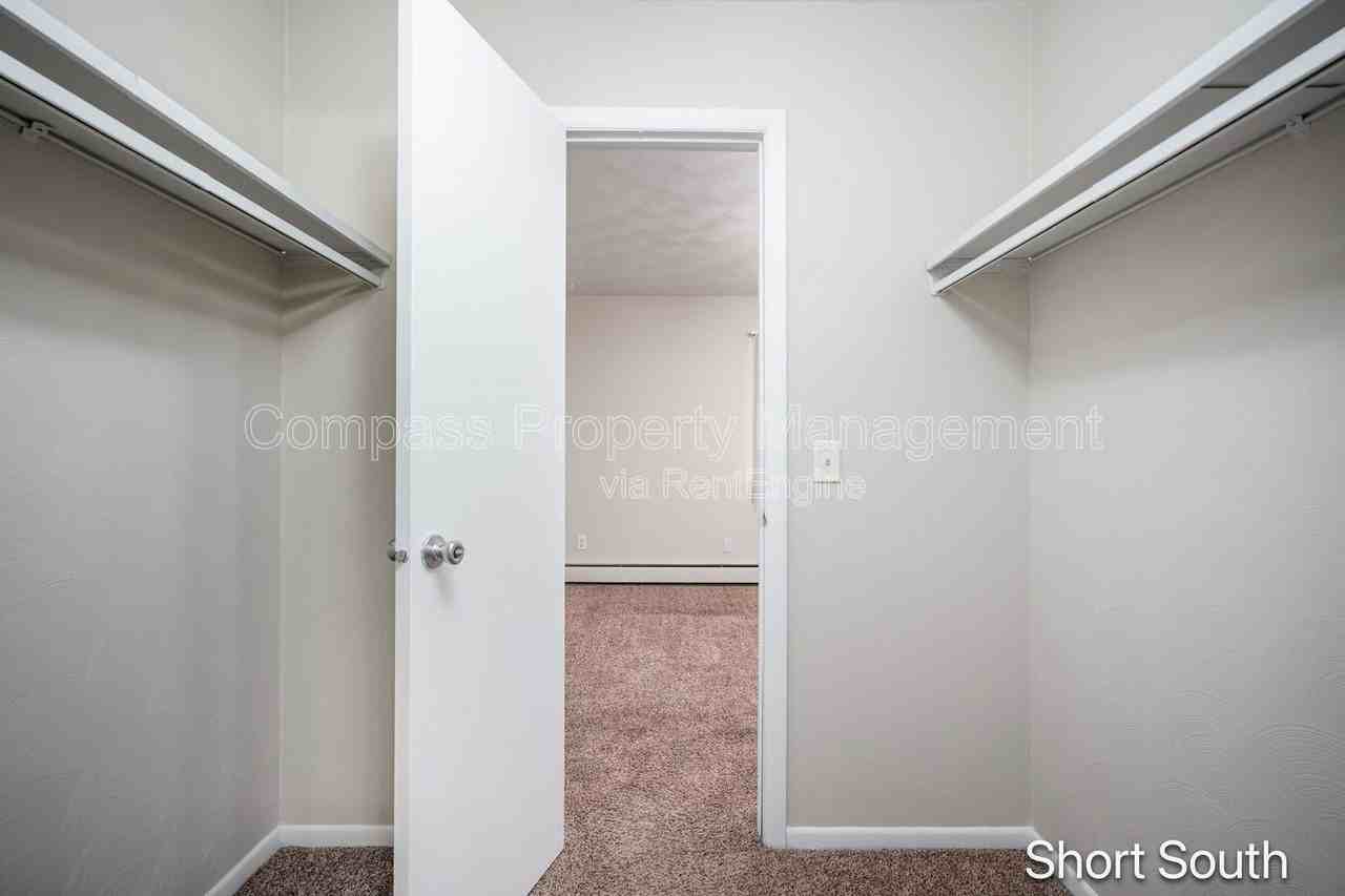 1525 Bacon Ave #11 - Photo 4 of 14