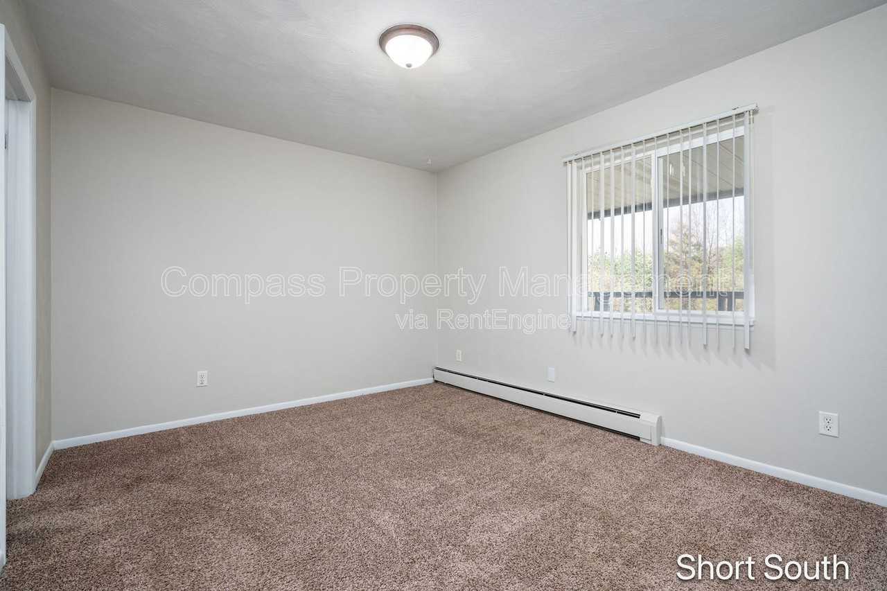 1525 Bacon Ave #11 - Photo 6 of 14