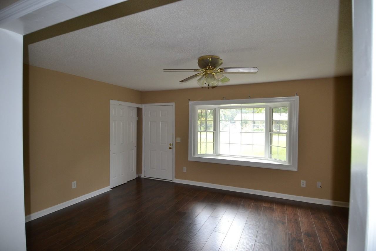 26 Dogwood St - Photo 3 of 16