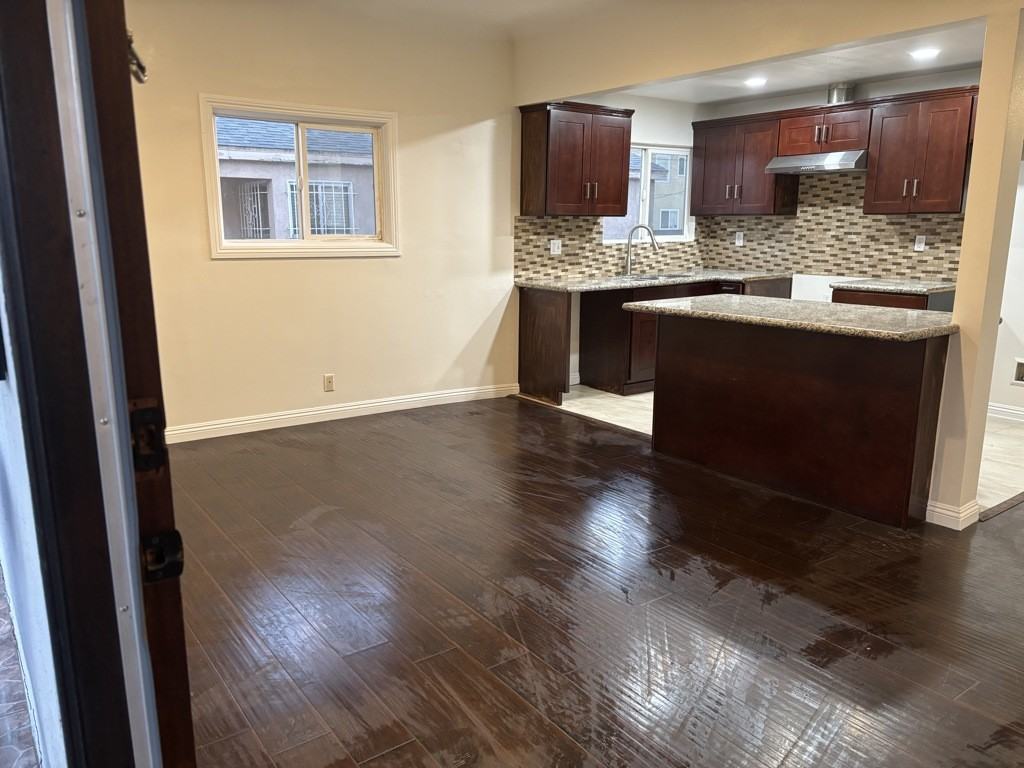 9511 S Budlong Ave - Photo 2 of 9