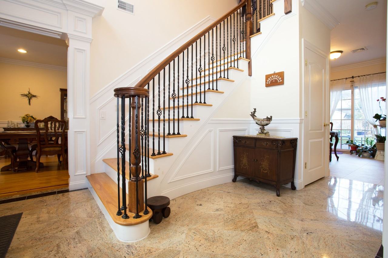 17 Holland Ave #17 - Photo 2 of 16