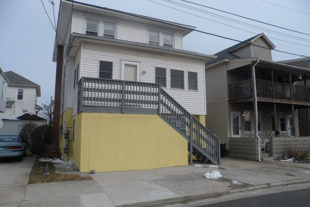 107 N Avolyn Ave - Photo 2 of 14