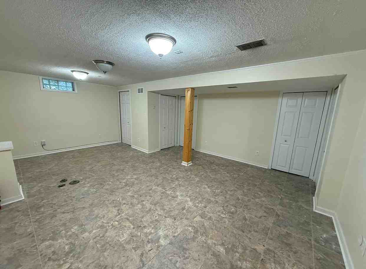 3245 Parker Dr #NA - Photo 3 of 10