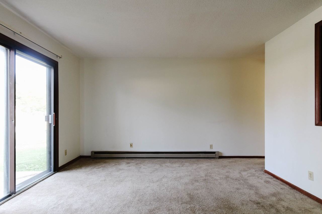 400 Oak Trl - Photo 3 of 7
