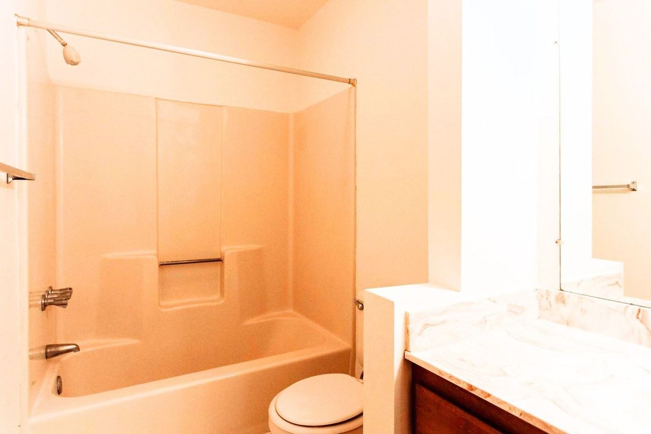 215 Lightning Hill Blvd - Photo 7 of 13