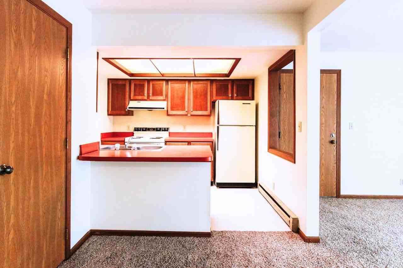 215 Lightning Hill Blvd - Photo 7 of 13