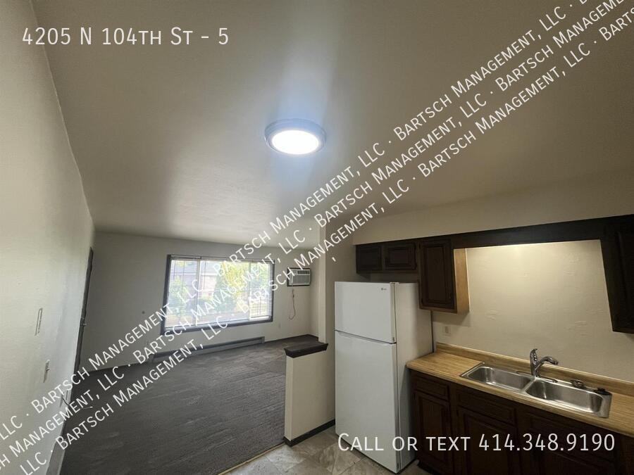 4205 N 104th St #5 - Photo 2 of 9