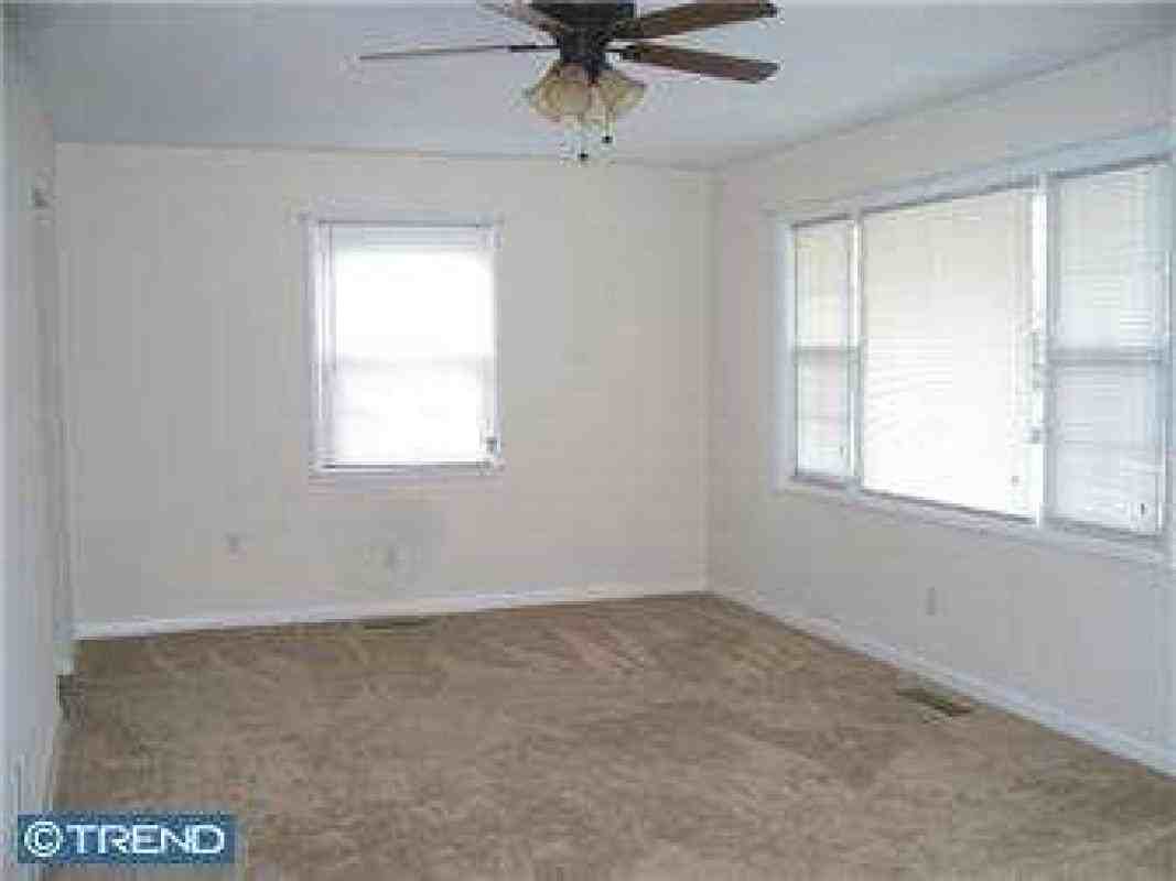 22 Holly Dr - Photo 2 of 8