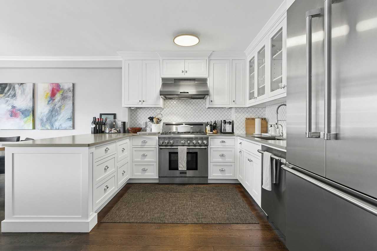 1441 3rd Ave #17C - Photo 2 of 7