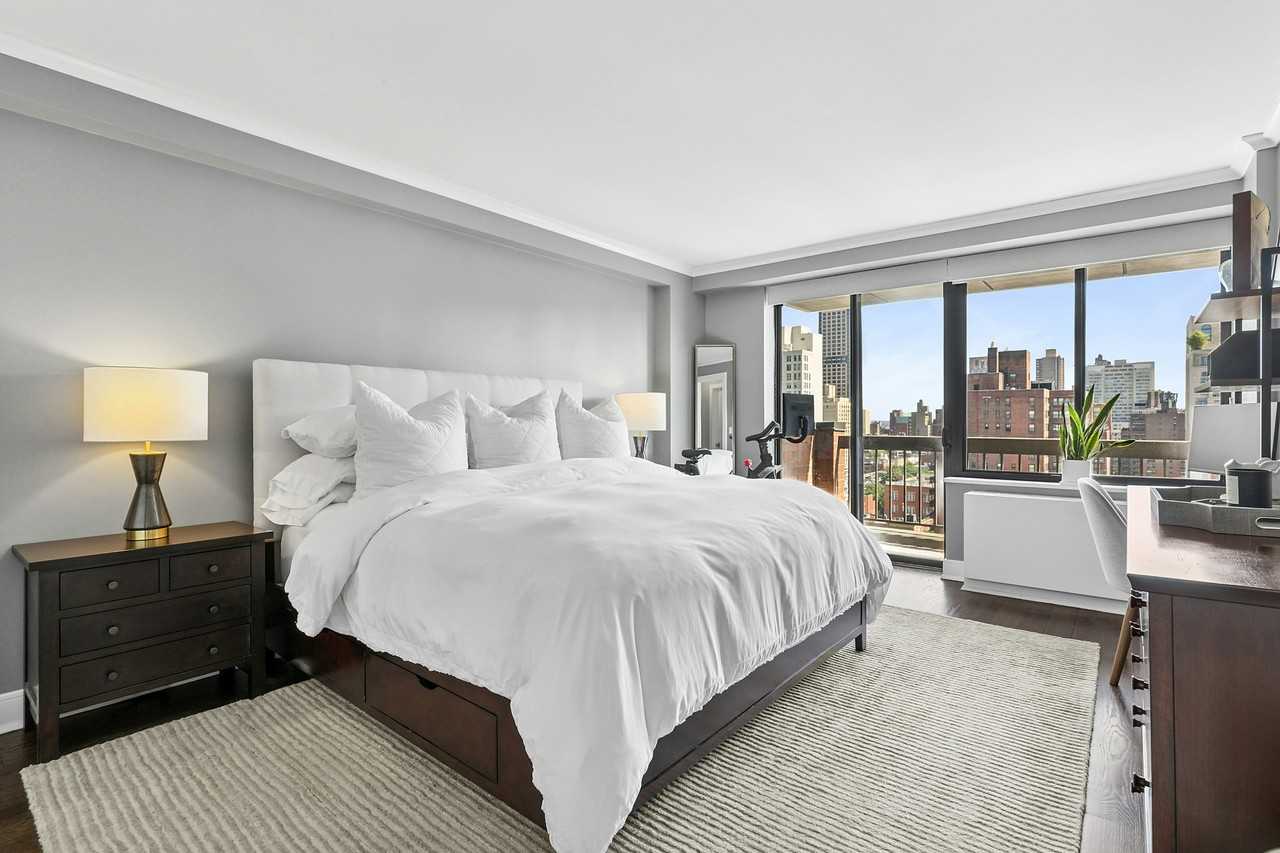 1441 3rd Ave #17C - Photo 3 of 7