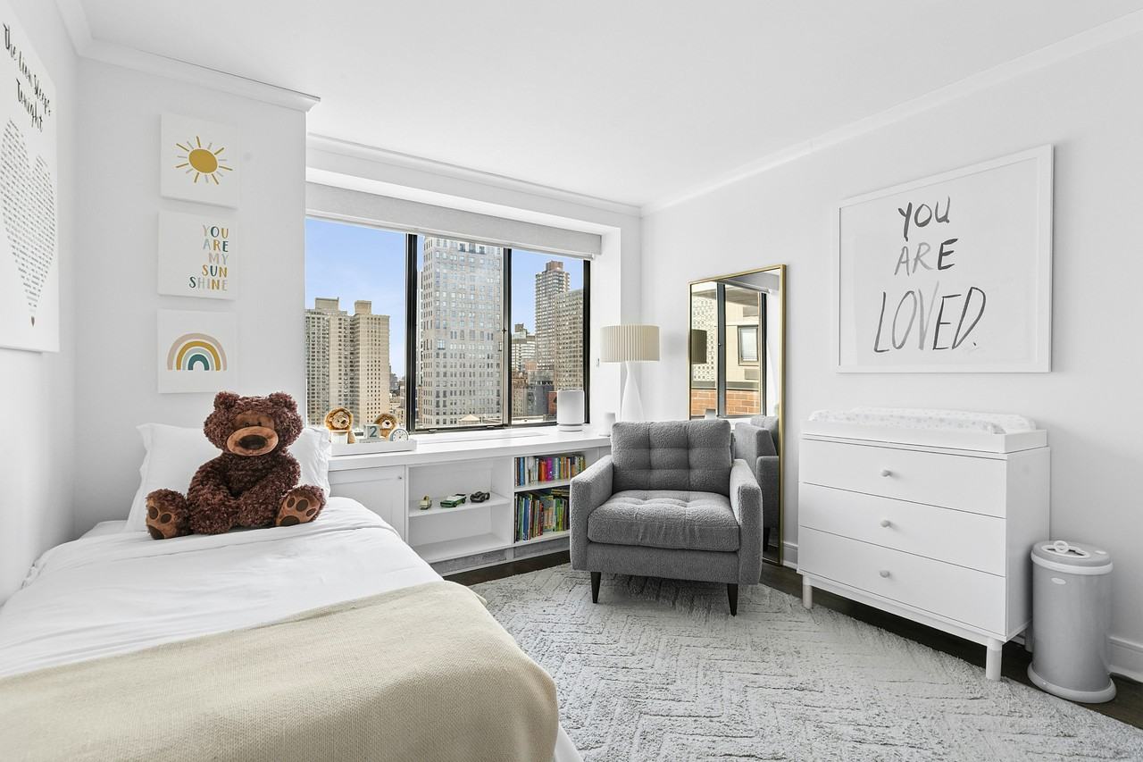 1441 3rd Ave #17C - Photo 4 of 7