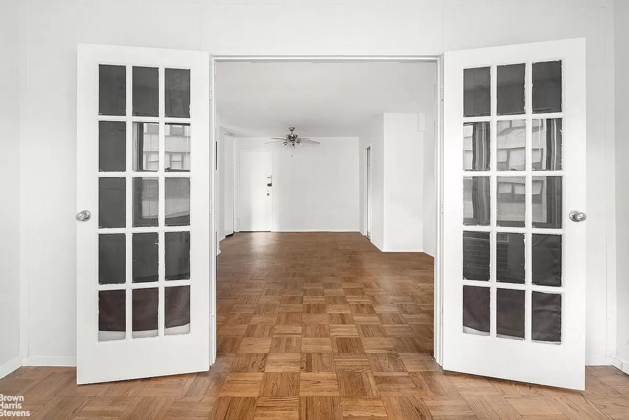 155 E 38th St #11J - Photo 2 of 5