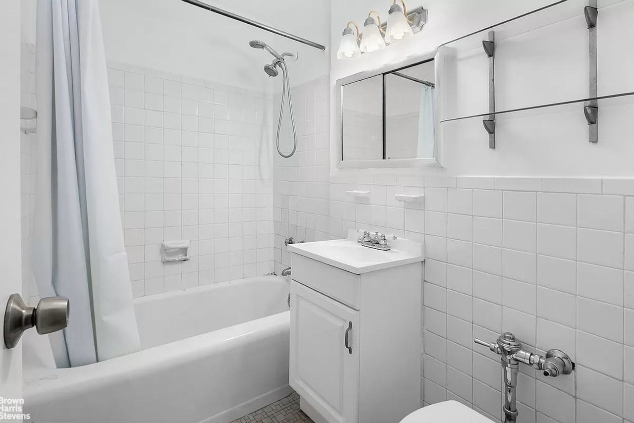 155 E 38th St #11J - Photo 5 of 5