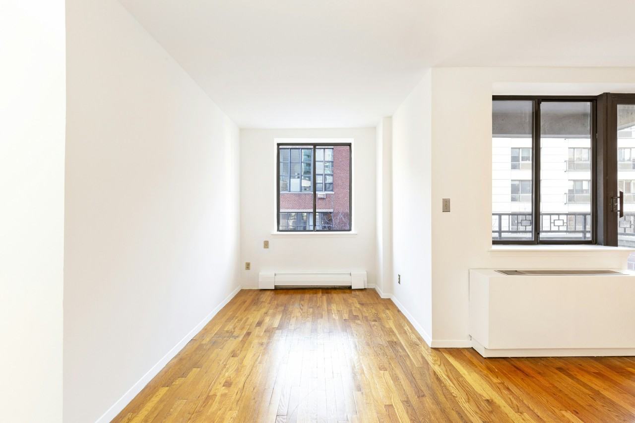 366 W 11th St #5A - Photo 3 of 8