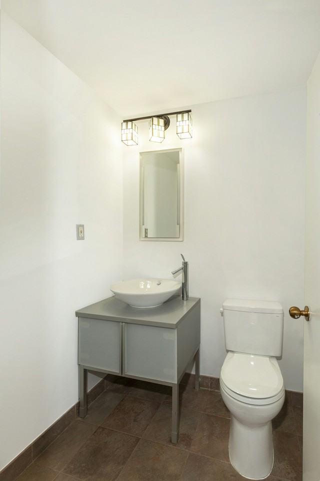 366 W 11th St #5A - Photo 7 of 8