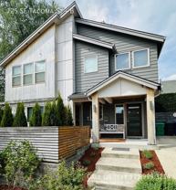 725 Se Tacoma St #B - Photo 1 of 1