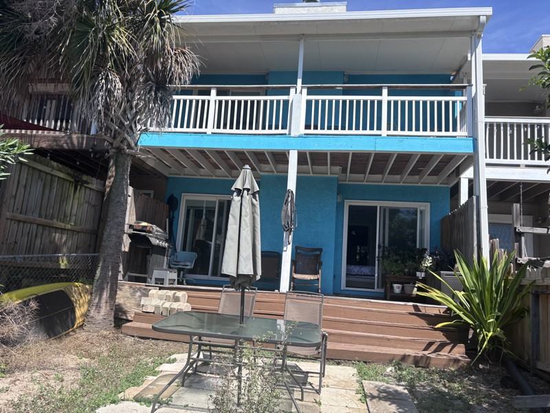 1209 Capri Dr #C - Photo 4 of 14