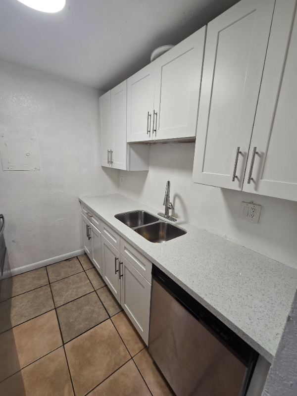 2719 Nw 39th Ter #204 - Photo 3 of 23