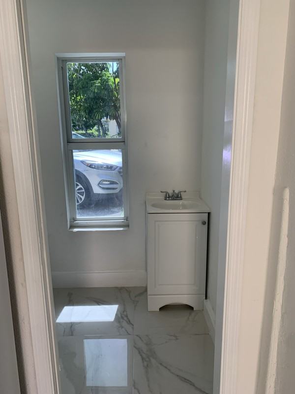 9798 Southwest 158th Street - Photo 5 of 6