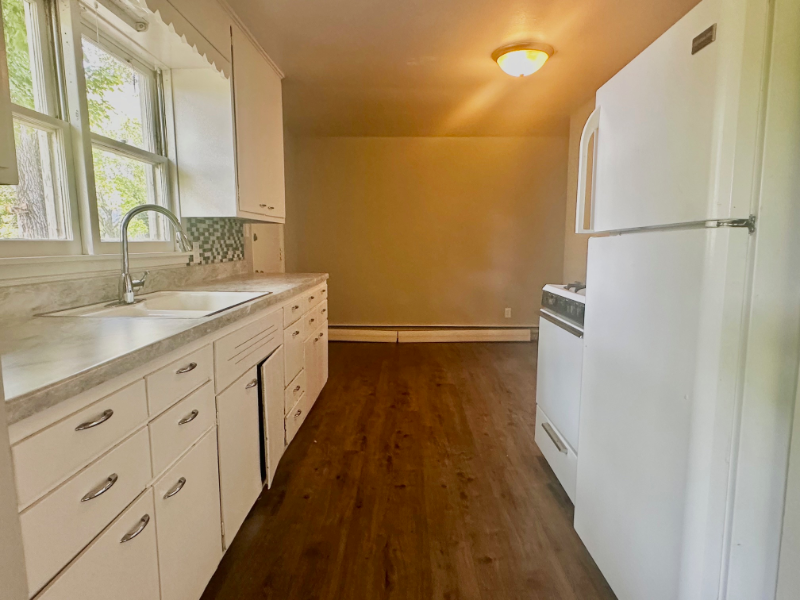 227 S Michigan St - Photo 3 of 5