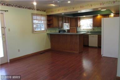 87 Summers St - Photo 2 of 18