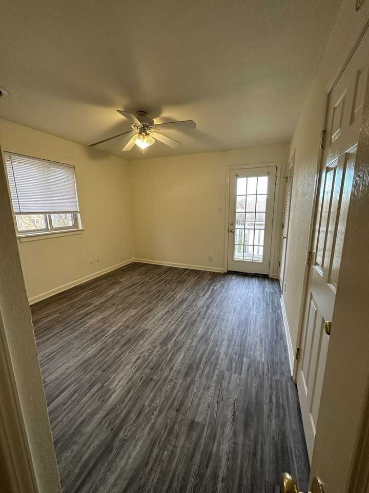 Icon Estates - Photo 6 of 10