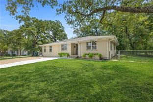 301 Fairway Dr - Photo 1 of 1