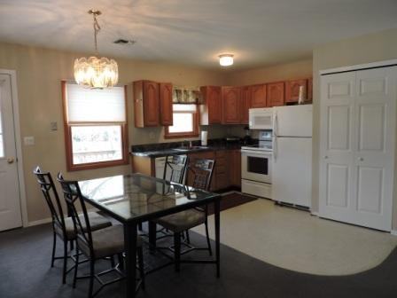 11 Amesbury Ct - Photo 2 of 8