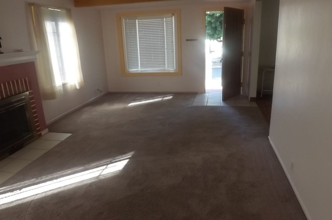 1344 99th Ave - Photo 2 of 3